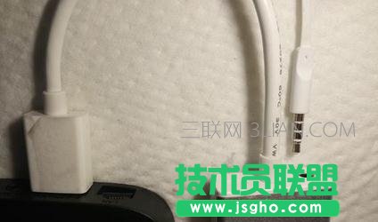 機(jī)頂盒怎樣連接臺(tái)式電腦顯示器和音響