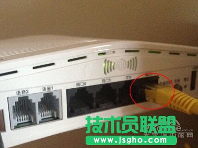 2、 網(wǎng)線另一端接入電腦網(wǎng)口