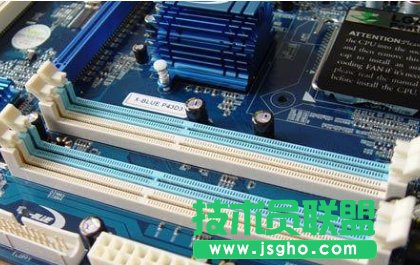 內(nèi)存安裝錯(cuò)誤導(dǎo)致系統(tǒng)無(wú)法啟動(dòng) 三聯(lián)